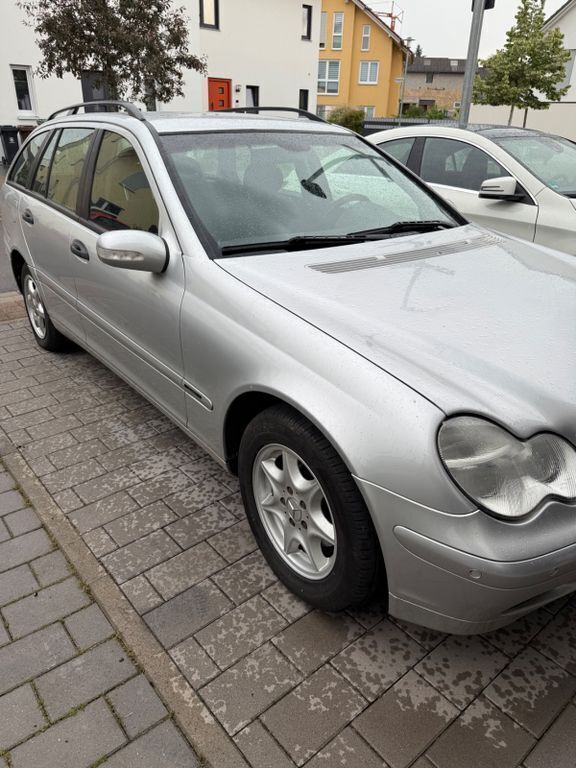 Silber Gebraucht 2003 Mercedes C180 Classic Limousine | 2.450 € (Fairer Preis) - Bild 1/4