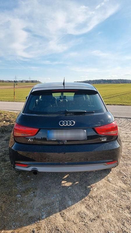 Gebraucht Audi A1 Sportback 95 PS (69 kW) 2018 Schwarz Kleinwagen