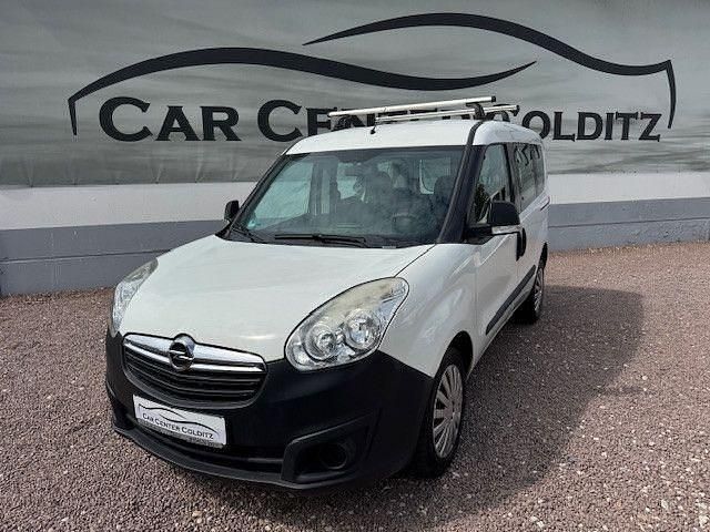 Gebraucht Opel Combo Edition 95 PS (69 kW) 2016 Weiß Van / Kleinbus