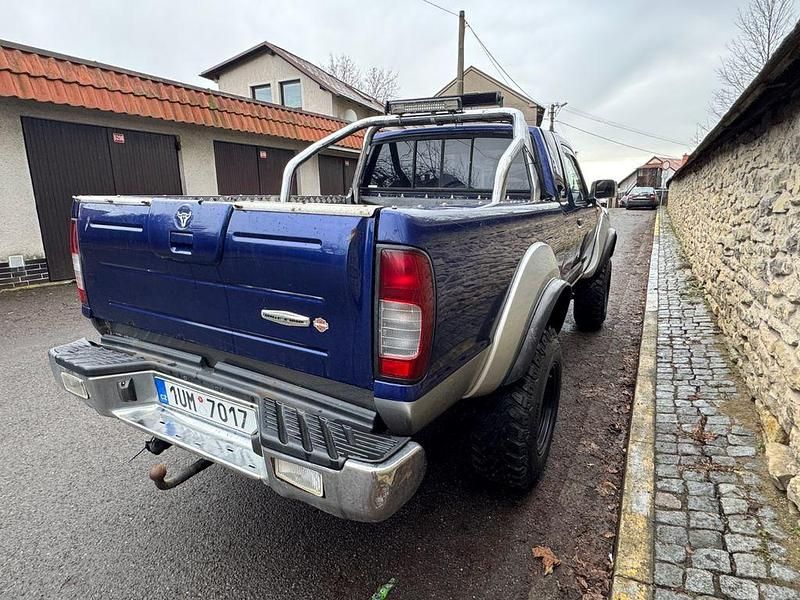 Gebraucht Nissan Navara 133 PS (97 kW) 2004 Blau Abholung