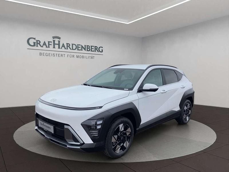 Atlas white / sol Gebraucht 2024 Hyundai Kona Trend SUV | 26.799 € (Superpreis) - Bild 1/4