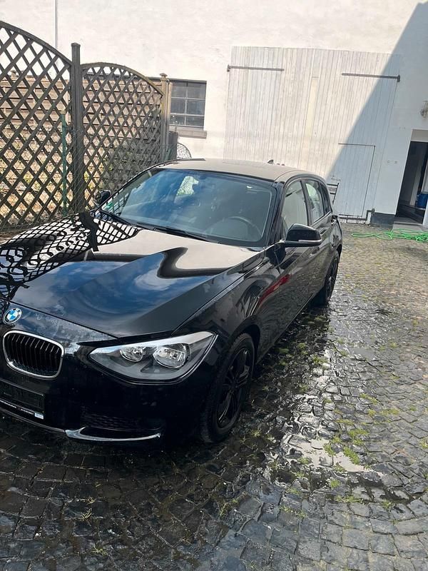 Schwarz Gebraucht 2012 BMW 116 Kleinwagen | 5.299 € (Fairer Preis) - Bild 1/4