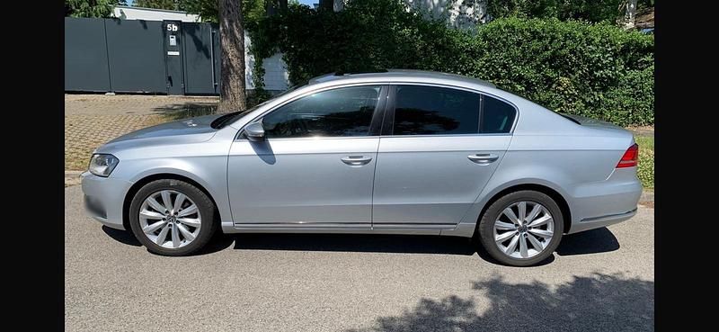 Gebraucht VW Passat Highline 170 PS (125 kW) 2011 Silber Limousine