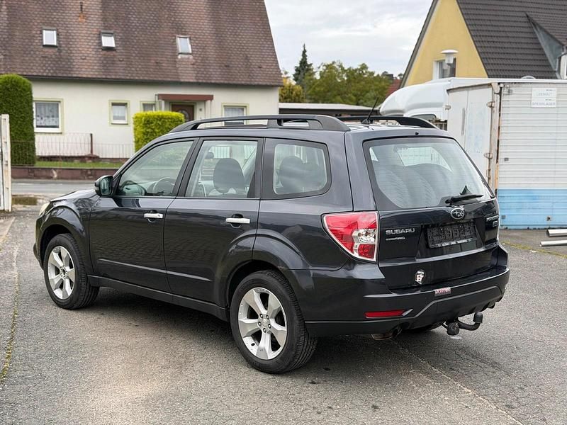 Gebraucht Subaru Forester 147 PS (108 kW) 2012 Grau SUV