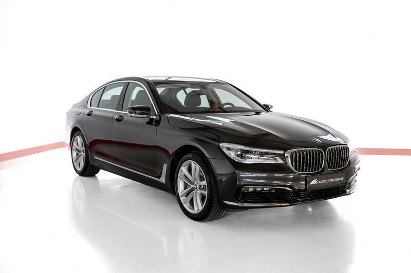 Grau Gebraucht 2017 BMW 730 Sport Line Limousine | 34.990 € (Superpreis) - Bild 1/4