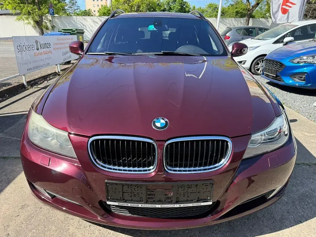 Second-hand BMW 318 143 CP (105 kW) 2009 Roșu Break