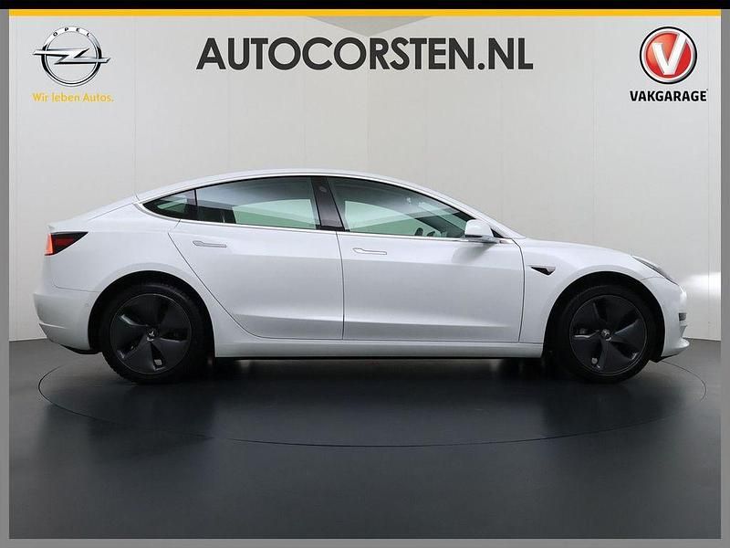Gebraucht Tesla Model 3 Standard Range Plus 239 kW (325 PS) 2020 Weiß Limousine