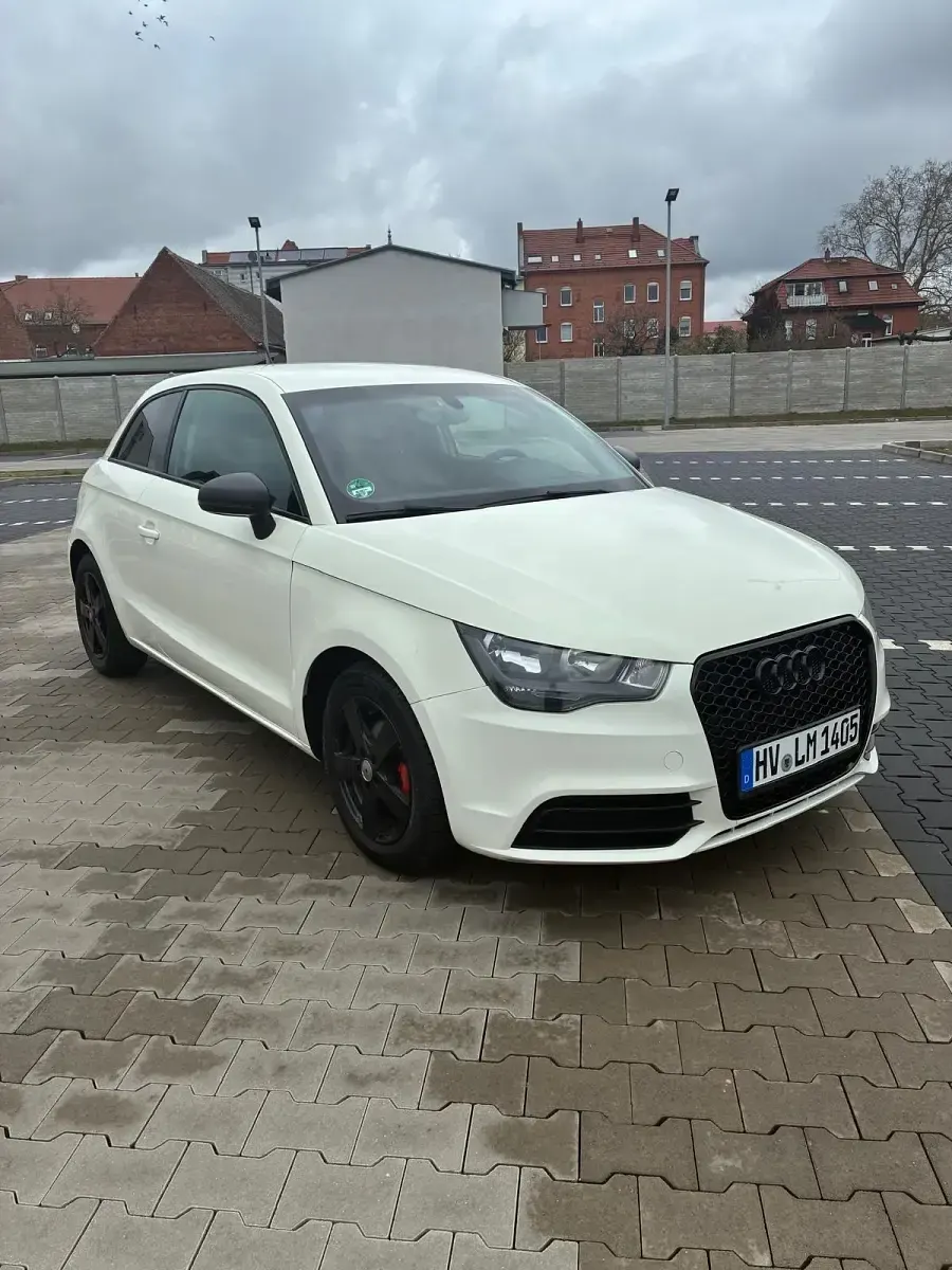Gebraucht Audi A1 86 PS (63 kW) 2011 Weiß Kleinwagen