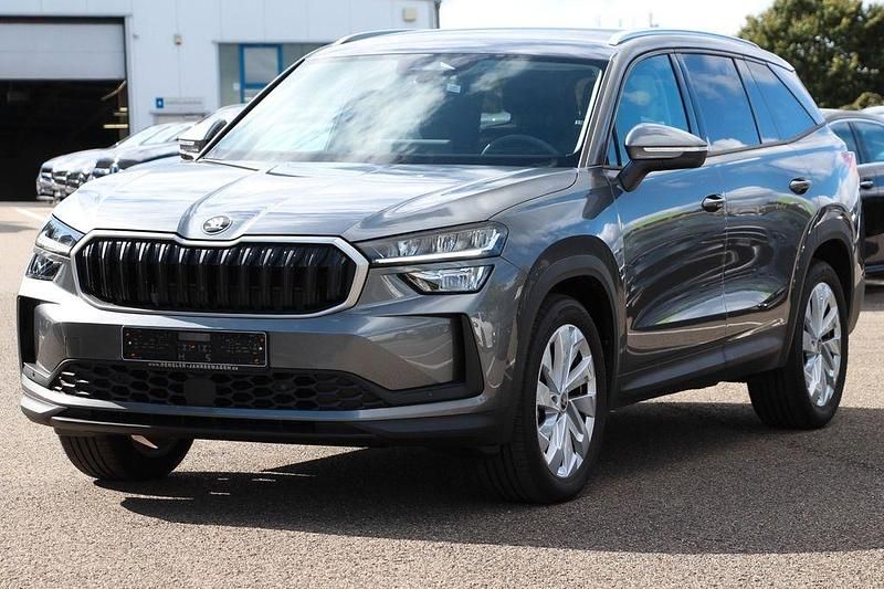 Grau Gebraucht 2025 Skoda Kodiaq Selection SUV | 38.990 € (Superpreis) - Bild 1/4