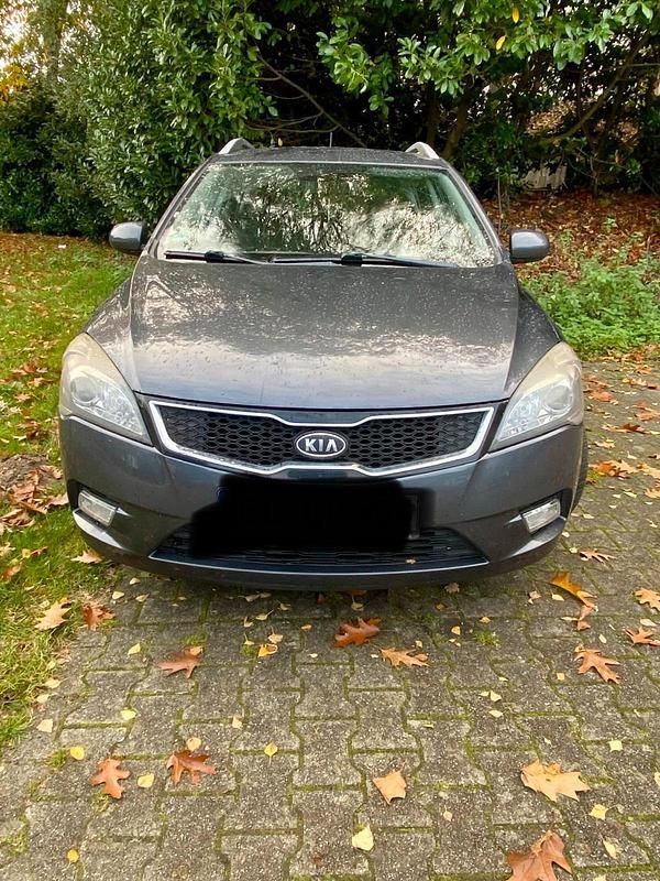 Grau Gebraucht 2012 Kia Ceed Sportswagon Kombi | 1.700 € (Superpreis) - Bild 1/4