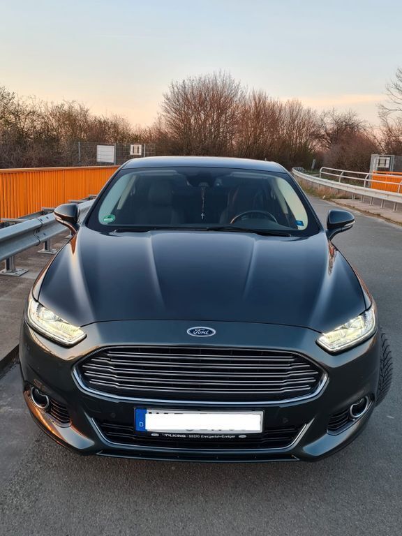 Grün Gebraucht 2017 Ford Mondeo Titanium Limousine | 11.600 € (Fairer Preis) - Bild 1/4