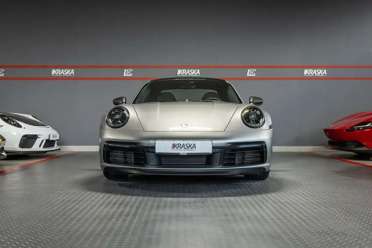 Gebraucht Porsche 992 581 PS (427 kW) 2024 Sportsilber metallic Coupé