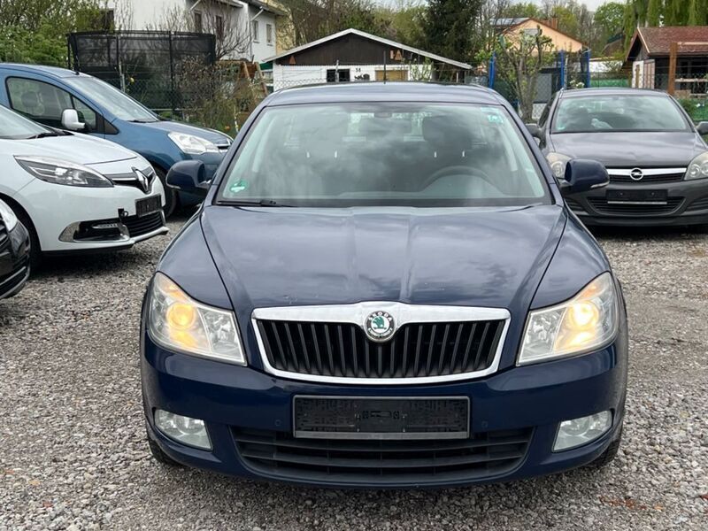 Gebraucht Skoda Octavia Ambiente 140 PS (102 kW) 2011 Blau Kombi