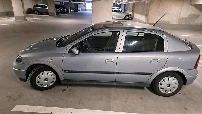 Usata Opel Astra 101 CV (74 kW) 2002 Argento Utilitaria