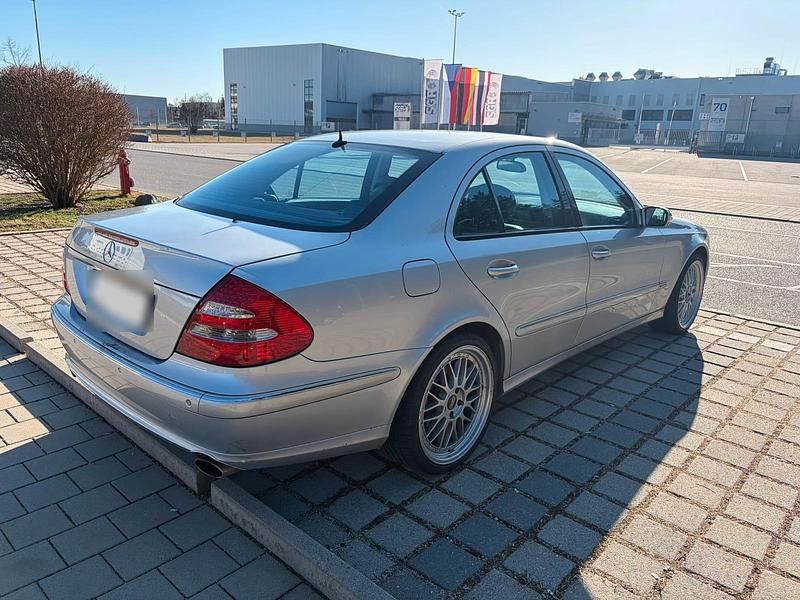 Gebraucht Mercedes E280 231 PS (169 kW) 2005 Silber Limousine