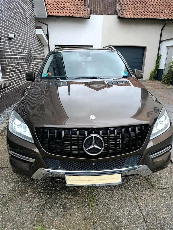 Braun Gebraucht 2015 Mercedes ML250 SUV | 18.400 € (Superpreis) - Bild 1/4