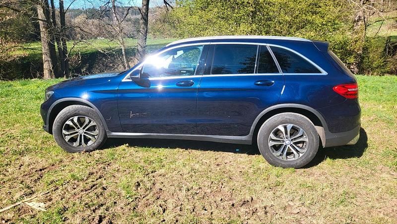 Gebraucht Mercedes GLC250 206 PS (151 kW) 2016 Blau SUV