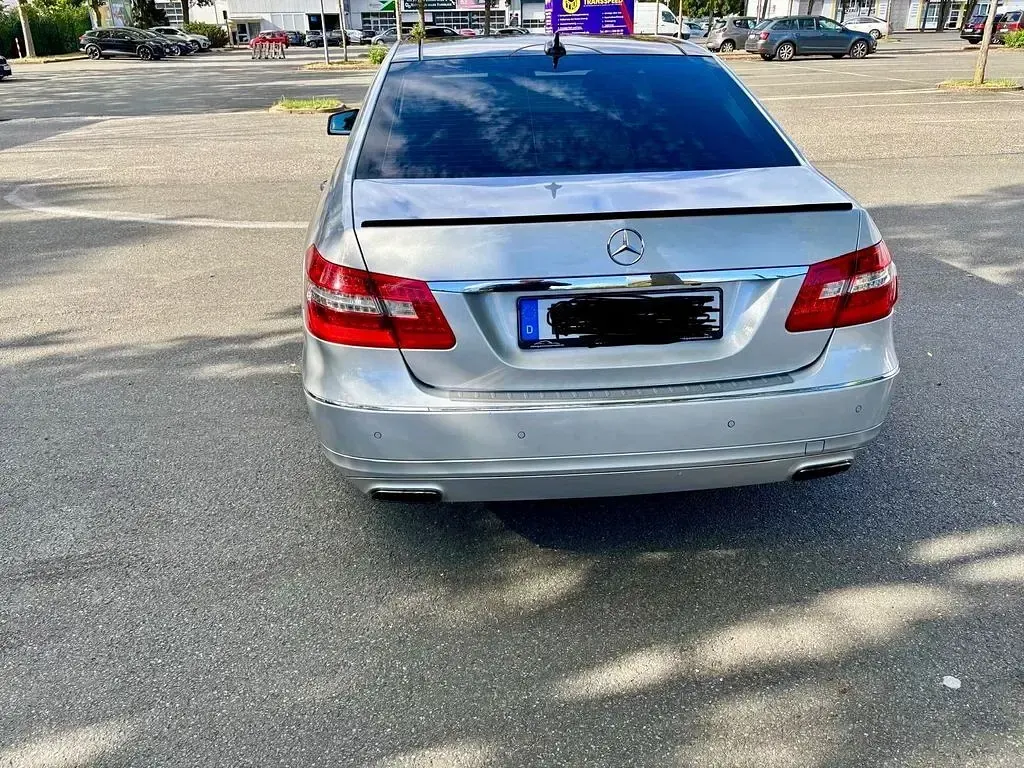 Gebraucht Mercedes E350 Avantgarde 265 PS (194 kW) 2012 Silber Limousine