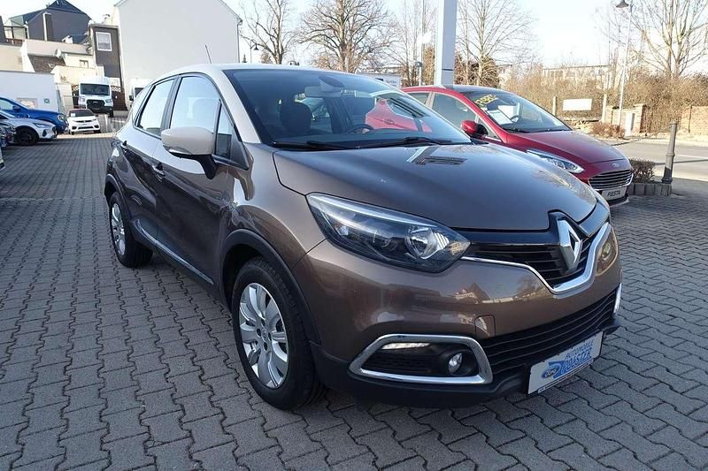Second-hand Renault Captur Dynamique 90 CP (66 kW) 2015 Alb SUV