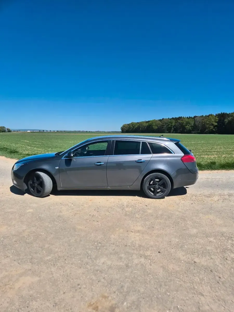 Gebraucht Opel Insignia 160 PS (117 kW) 2011 Grau Kombi