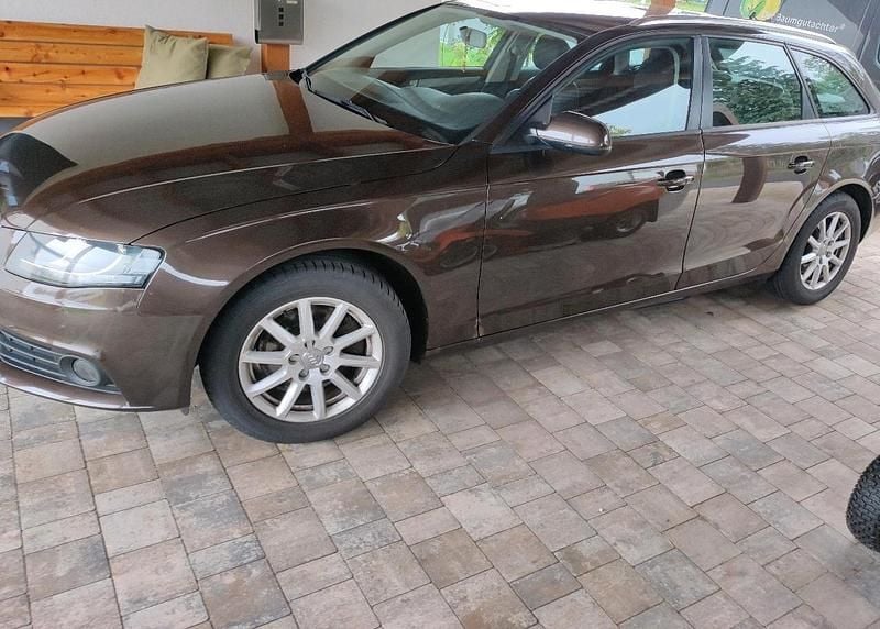 Braun Gebraucht 2011 Audi A4 Kombi | 4.700 € (Superpreis) - Bild 1/4