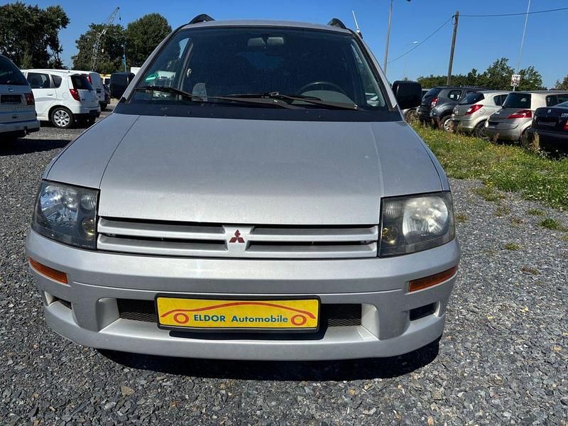 Silber Gebraucht 2000 Mitsubishi Space Runner Van / Kleinbus | 950 € - Bild 1/4