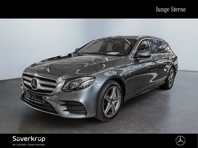 Grau Gebraucht 2020 Mercedes E300 AMG Limousine | 32.620 € (Superpreis) - Bild 1/2