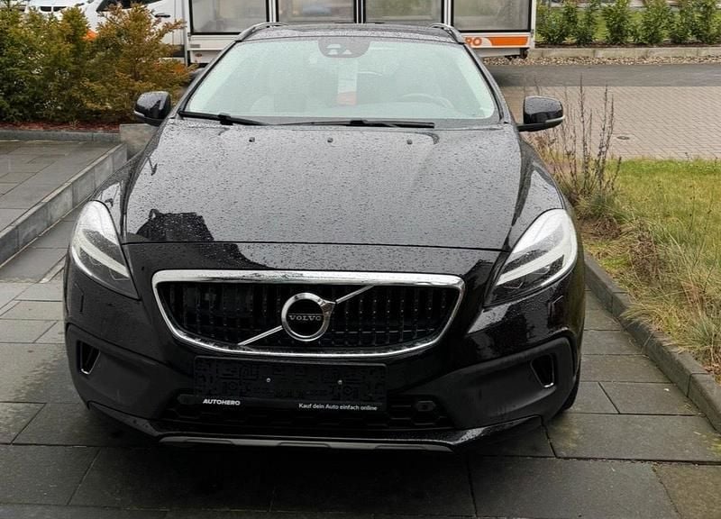 Gebraucht Volvo V40 CC 152 PS (111 kW) 2019 Schwarz Kombi