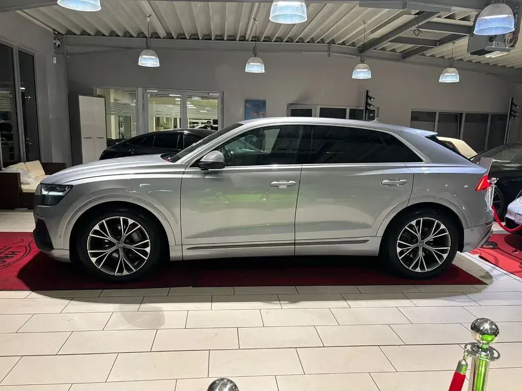 Usata Audi Q8 S-Line 286 CV (210 kW) 2022 Argento SUV