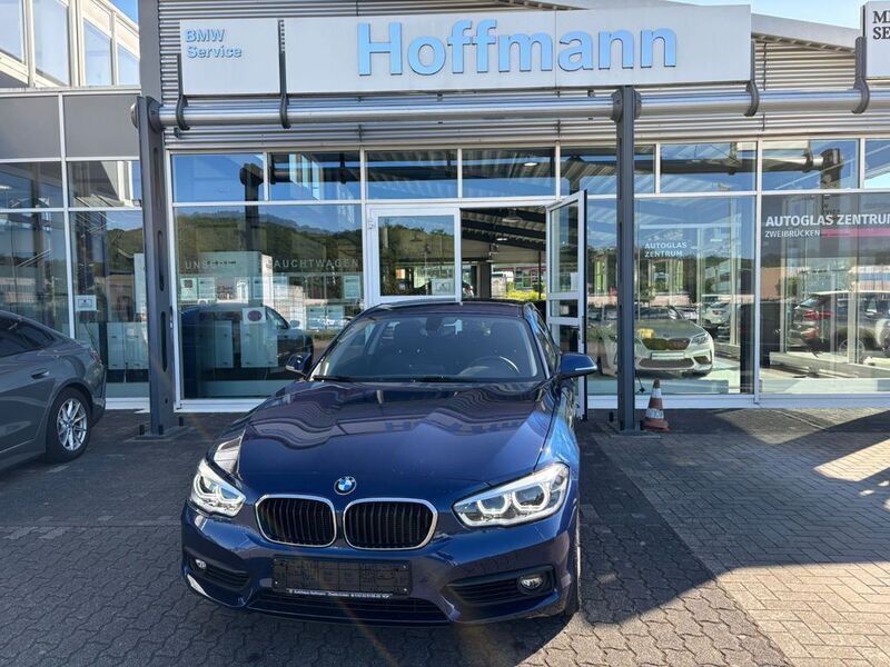 Blau Gebraucht 2018 BMW 118 Advantage Kleinwagen | 15.999 € (Guter Preis) - Bild 1/4