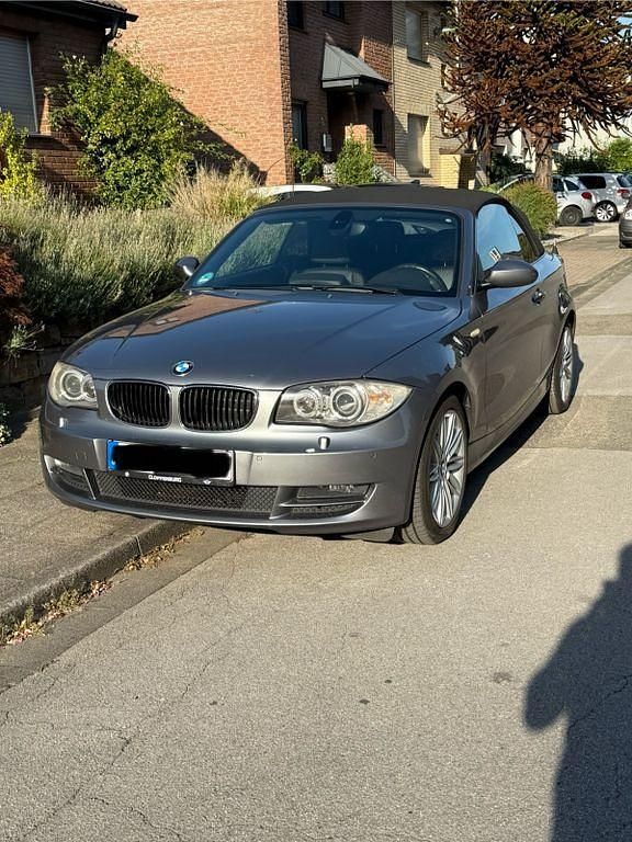 Grau Gebraucht 2009 BMW 118 Cabriolet Cabrio | 5.999 € (Fairer Preis) - Bild 1/4