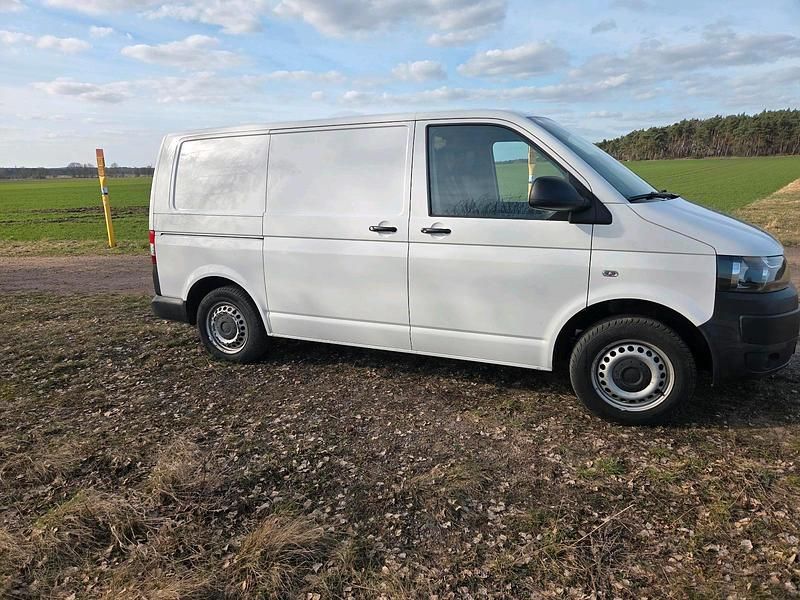 Gebraucht VW T5 102 PS (75 kW) 2014 Weiß Van
