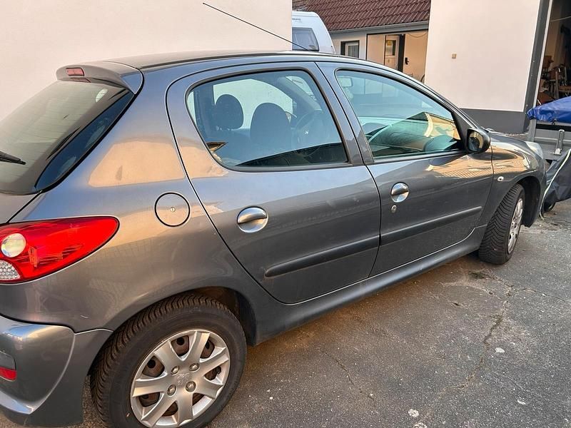 Gebraucht Renault Clio II 55 PS (40 kW) 2009 Grau Kleinwagen
