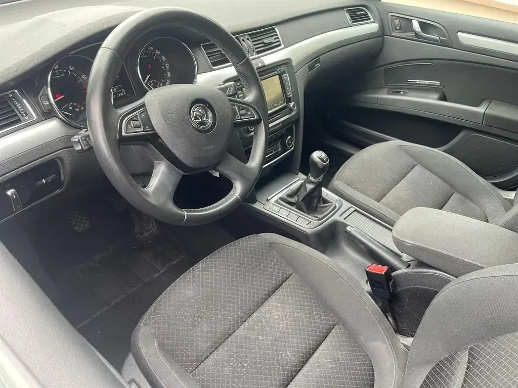 Gebraucht Skoda Superb Exclusive 160 PS (117 kW) 2014 Weiß Kombi