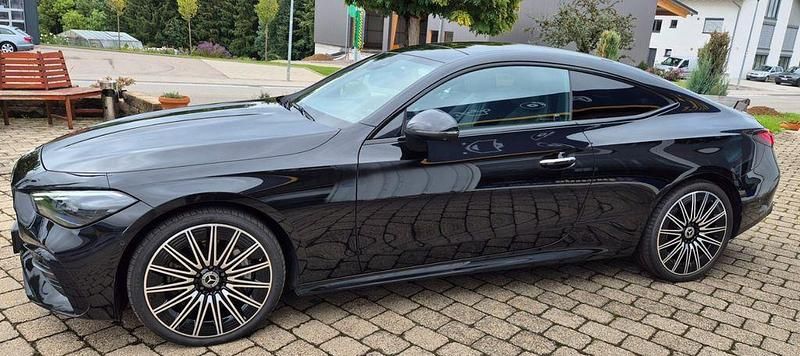 Schwarz Gebraucht 2024 Mercedes CLE450 AMG Coupé | 66.950 € (Etwas zu teuer) - Bild 1/4