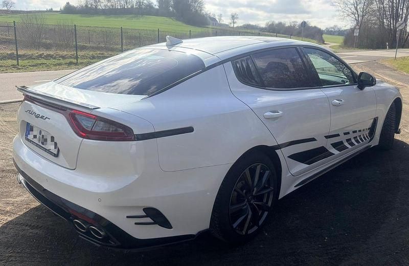 Gebraucht Kia Stinger GT-Line 200 PS (147 kW) 2017 Weiß Kleinwagen