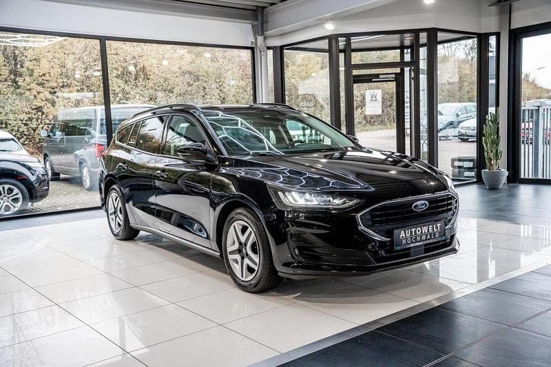 Gebraucht Ford Focus Cool & Connect 120 PS (88 kW) 2022 Schwarz Limousine
