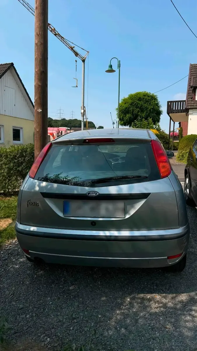 Gebraucht Ford Focus 116 PS (85 kW) 2003 Silber Kleinwagen