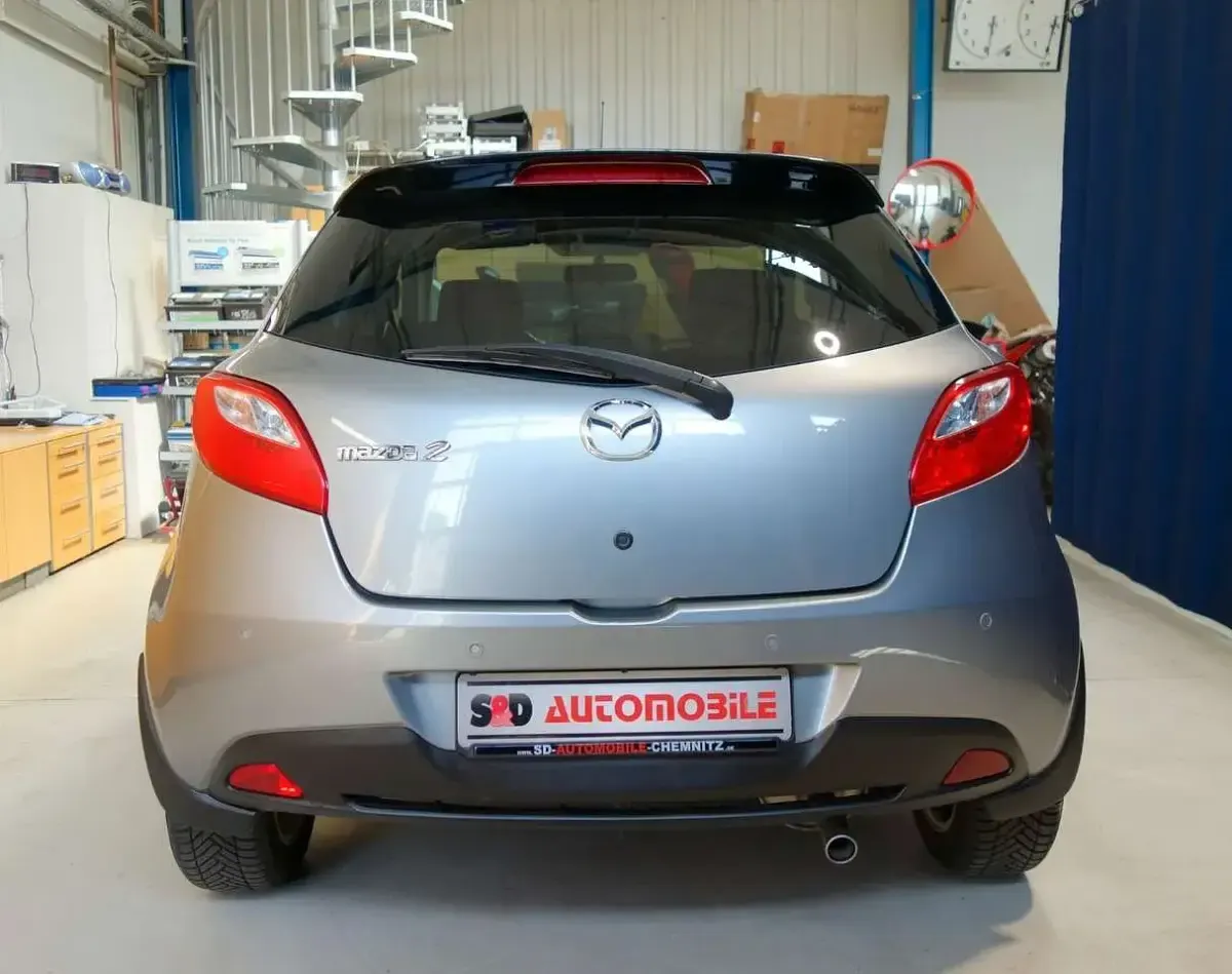Gebraucht Mazda 2 75 PS (55 kW) 2014 Graumetalic (metallic) Kleinwagen