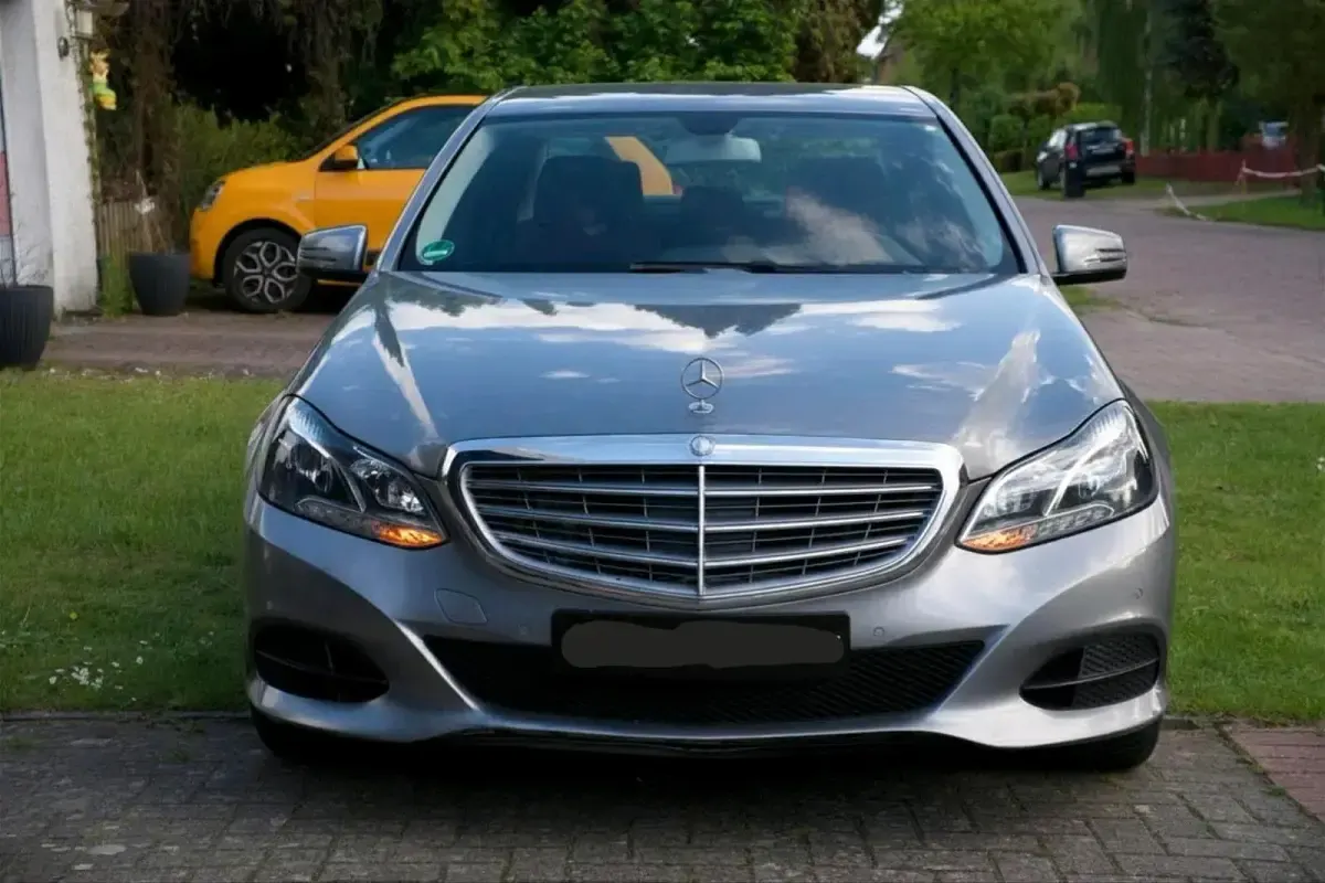 Gebraucht Mercedes E220 170 PS (125 kW) 2014 Silber Limousine