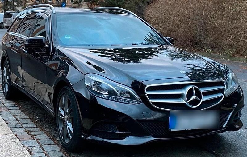 Schwarz Gebraucht 2014 Mercedes E250 AMG Kombi | 11.500 € (Fairer Preis) - Bild 1/4