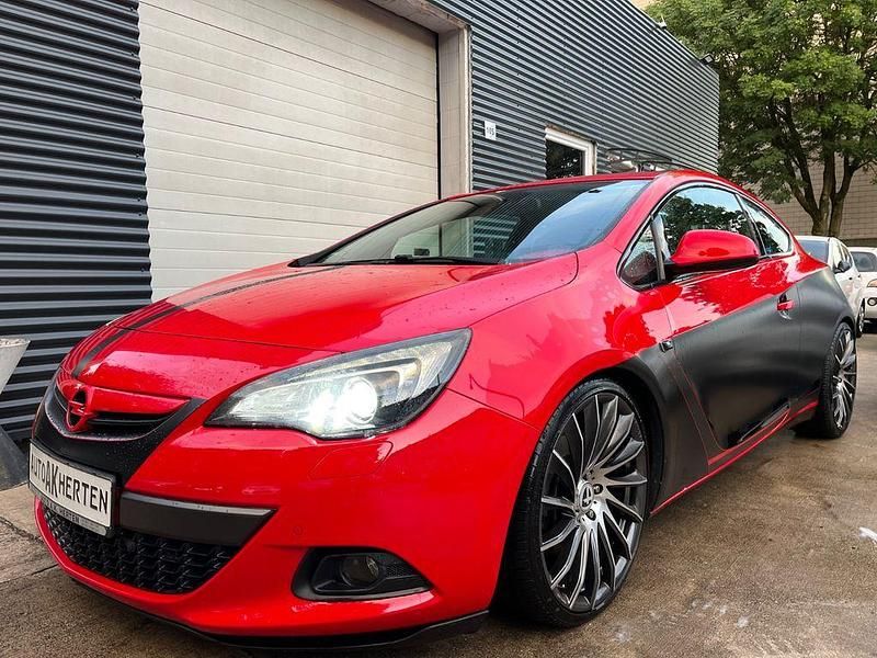 Rot Gebraucht 2012 Opel Astra GTC Innovation | 8.900 € (Teuer) - Bild 1/4