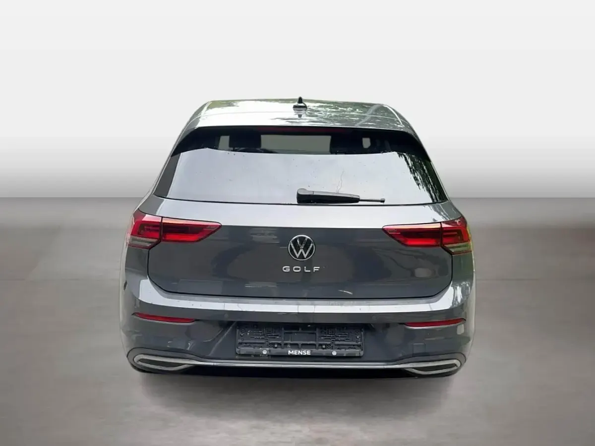 Gebraucht VW Golf VIII Active 131 PS (96 kW) 2022 Uranograu Limousine
