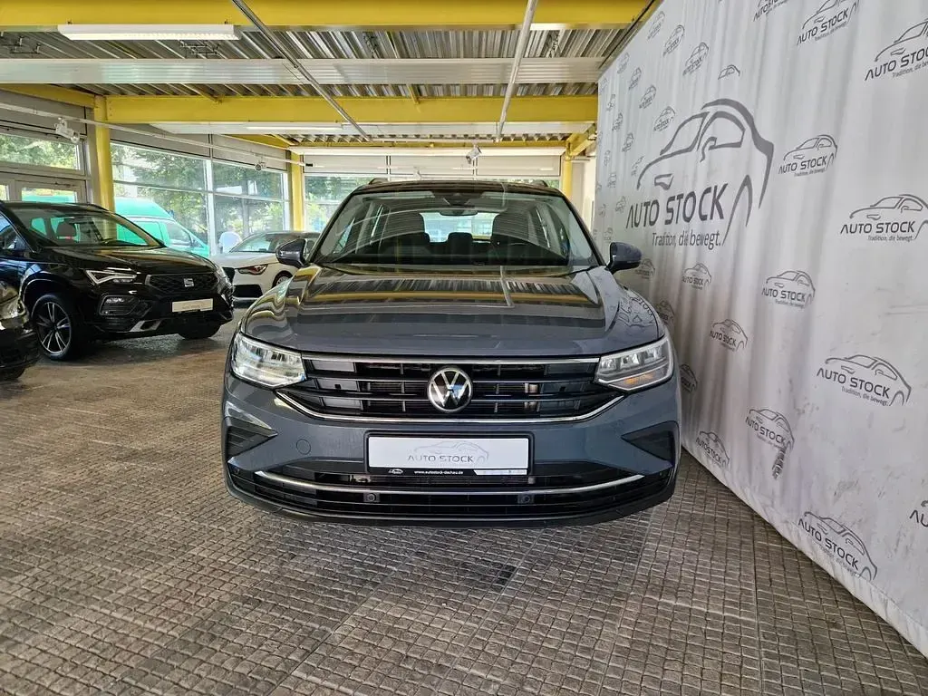 Gebraucht VW Tiguan Life 150 PS (110 kW) 2022 Grau SUV