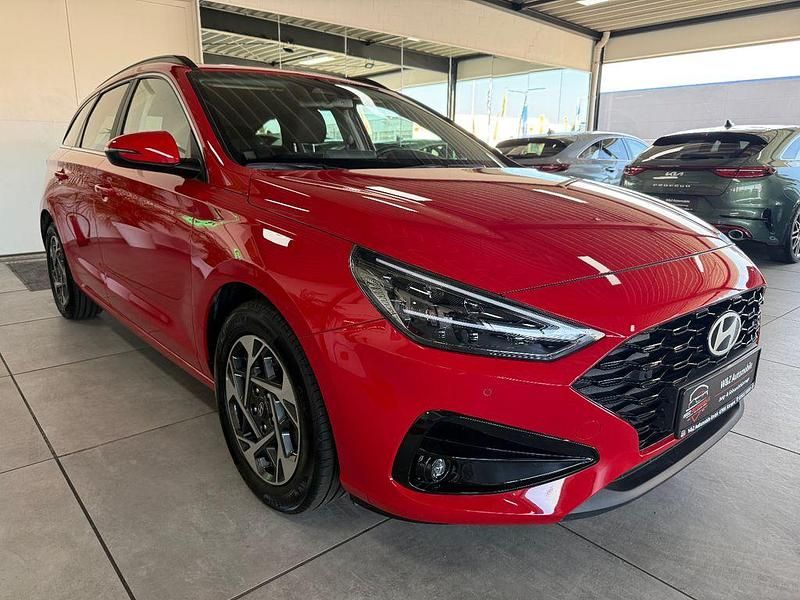 Gebraucht Hyundai i30 101 PS (74 kW) 2024 Rot Kombi