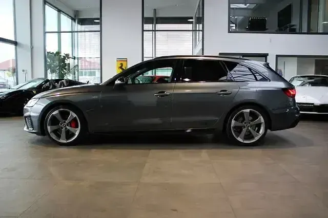 Gebraucht Audi A4 Competition 204 PS (150 kW) 2022 Grau Kombi