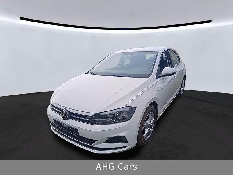 Gebraucht VW Polo Comfortline 95 PS (69 kW) 2021 Weiß Kleinwagen