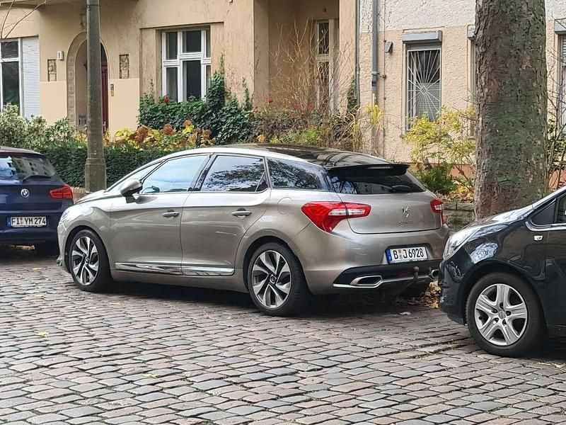 Second-hand Citroën DS5 So Chic 163 CP (119 kW) 2012 Maro Hatchback