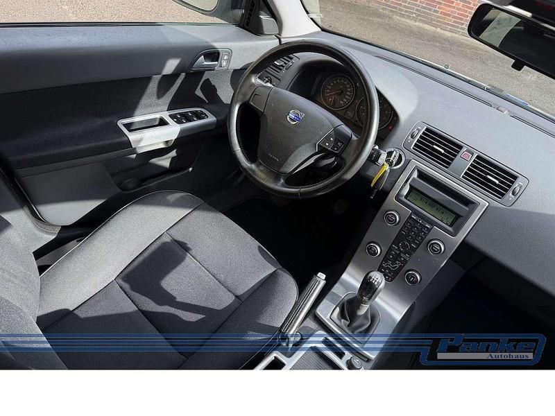 Używany Volvo V50 125 KM (91 kW) 2009 Czarny Kombi