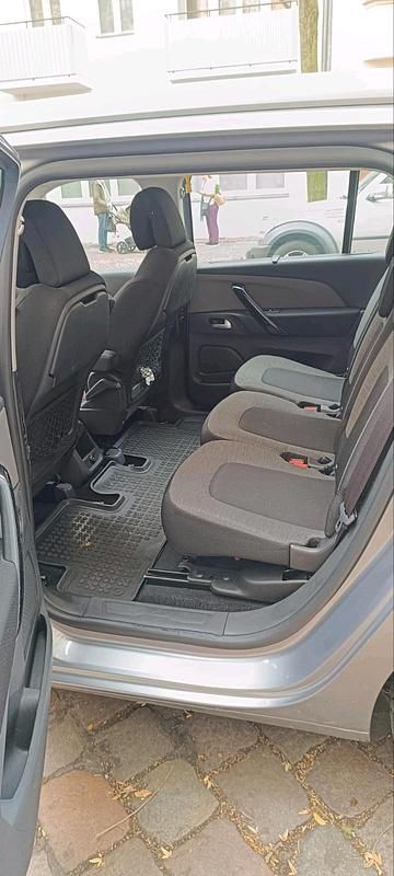 Usado Citroën C4 120 HP (88 kW) 2017 Cinzento Monovolume